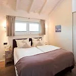 Luxuswellnesshaus Lotsenhus Дом отдыха *