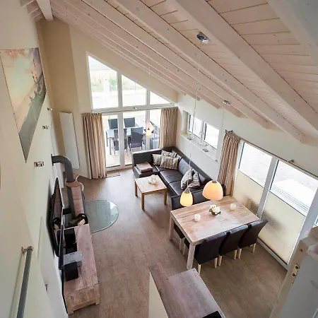 Holiday home Luxuswellnesshaus Lotsenhus