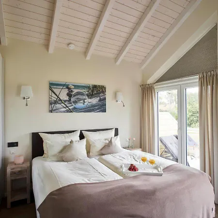 Holiday home Luxuswellnesshaus Lotsenhus Bliesdorf
