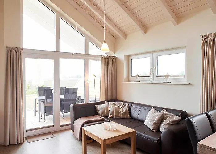 Holiday home Luxuswellnesshaus Lotsenhus *